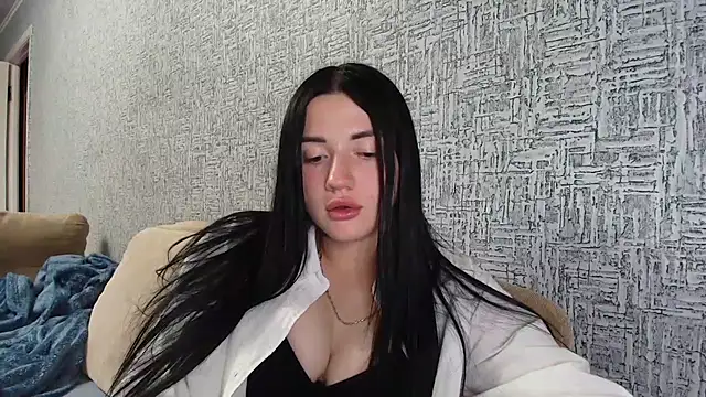 Liana diva online show from June 3, 2026, 5:40 pm