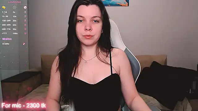 lunalovesu online show from February 9, 2026, 6:23 pm