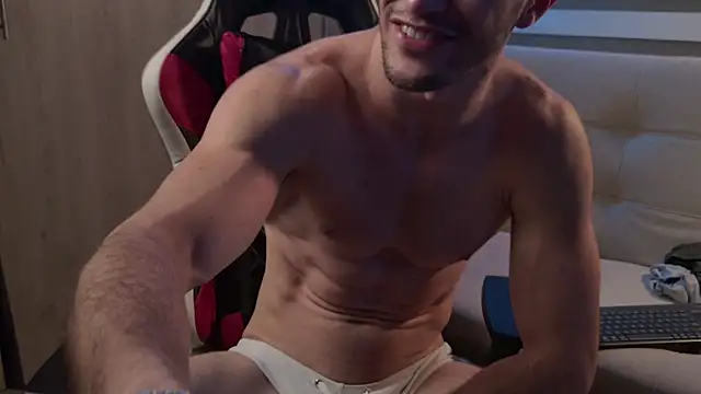 AxelFairchaild online show from April 16, 2026, 9:39 pm