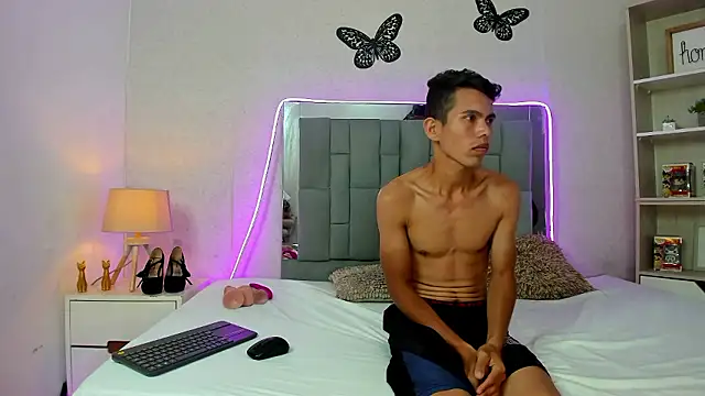 Snapshot of ari_matti chatting on December 6, 2024, 3:19 am ari matti online show from December 6, 2024, 3:19 am