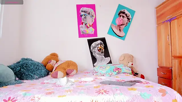 Lilybaudinx96 online show from September 12, 2025, 8:53 pm