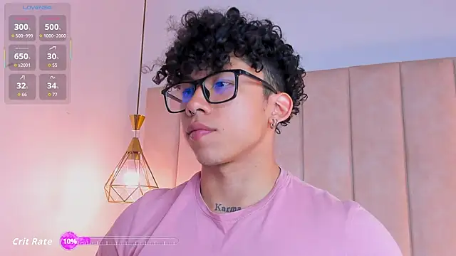 AkazaBoy  online show from November 19, 2025, 4:34 am