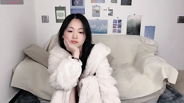 LiLiYbaby online show from December 30, 2024, 2:08 pm