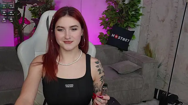 Magnetic Mia  online show from January 14, 2025, 12:33 am