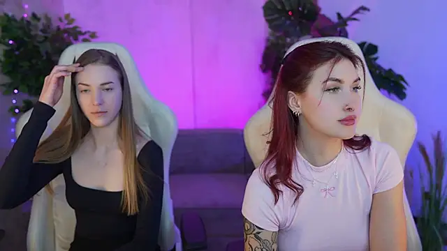 Magnetic Mia  online show from March 20, 2025, 11:45 pm