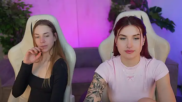 Magnetic Mia  online show from March 21, 2025, 5:54 am