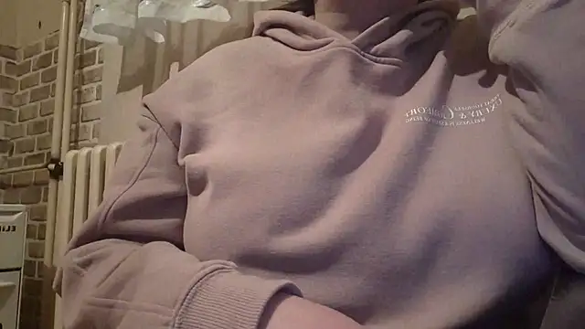 AalinnaK online show from February 25, 2025, 11:11 pm