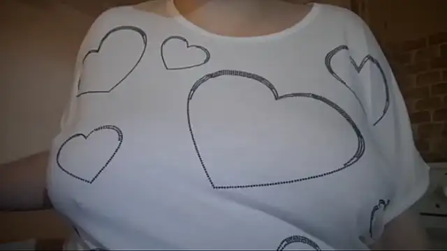 AalinnaK online show from January 8, 2026, 11:51 pm