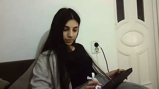 Ahotkittyxxx online show from January 23, 2025, 12:52 pm