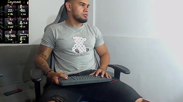 Aaron Hunter  online show from September 27, 2025, 8:08 am