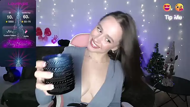 Emillias online show from December 31, 2024, 10:12 pm