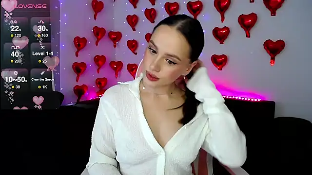 Emillias online show from March 1, 2025, 2:13 pm