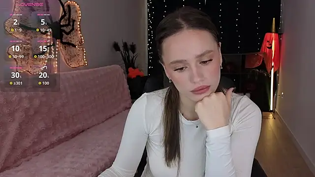 Emillias online show from October 22, 2025, 7:19 am