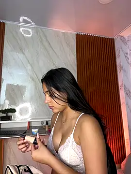 floriamANDjazmin online show from November 15, 2025, 5:42 pm