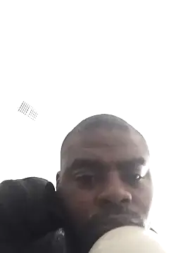 Snapshot of SLOWSTRO chatting on March 16, 2025, 9:47 pm SLOWSTRO online show from March 16, 2025, 9:47 pm