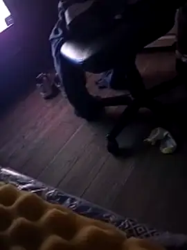 Snapshot of SLOWSTRO chatting on November 3, 2025, 6:03 am SLOWSTRO online show from November 3, 2025, 6:03 am