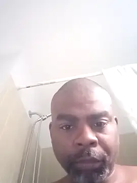 Snapshot of SLOWSTRO chatting on November 7, 2025, 2:28 pm SLOWSTRO online show from November 7, 2025, 2:28 pm