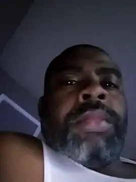 Snapshot of SLOWSTRO chatting on November 19, 2025, 4:40 pm SLOWSTRO online show from November 19, 2025, 4:40 pm