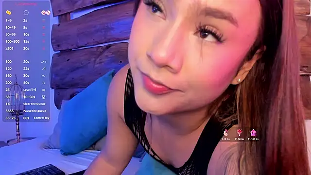 Snapshot of AssQueen18 chatting on February 6, 2025, 12:37 pm AssQueen18 online show from February 6, 2025, 12:37 pm