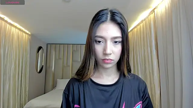 TaraLawrence online show from January 8, 2026, 2:47 am