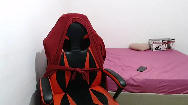 madelyn30 online show from March 13, 2026, 10:38 pm