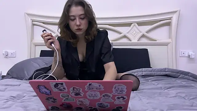 Snapshot of misswishh_ chatting on December 17, 2024, 7:48 pm misswishh online show from December 17, 2024, 7:48 pm
