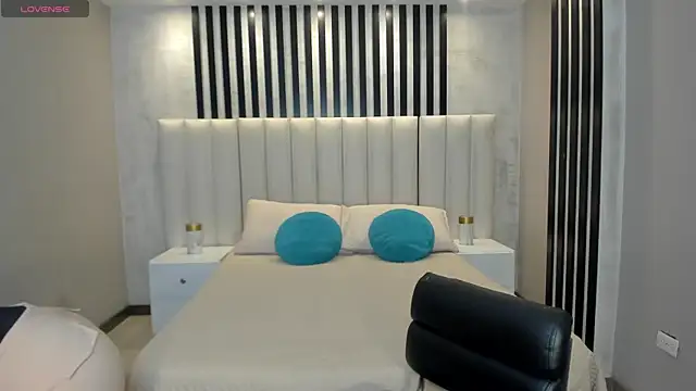 AllisonRogersX online show from July 8, 2026, 10:20 am