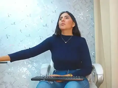 Snapshot of talianaprada chatting on January 10, 2025, 10:50 am talianaprada online show from January 10, 2025, 10:50 am
