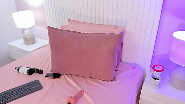 francesca storm online show from December 7, 2024, 4:09 am