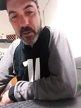 Snapshot of affascino chatting on December 18, 2025, 8:53 am affascino online show from December 18, 2025, 8:53 am