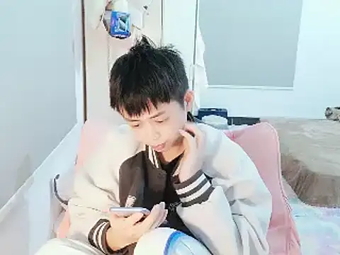 Snapshot of FFFFZ189 chatting on January 13, 2025, 2:42 pm FFFFZ189 online show from January 13, 2025, 2:42 pm