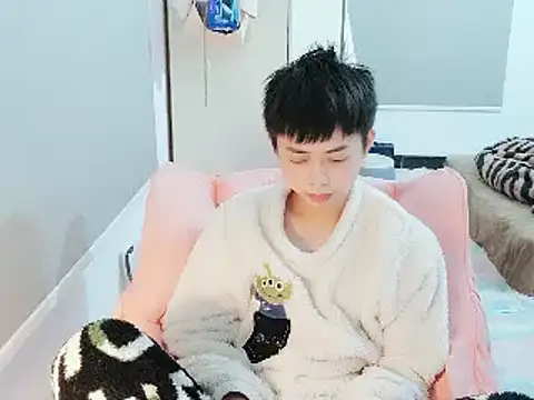 Snapshot of FFFFZ189 chatting on January 15, 2025, 11:43 am FFFFZ189 online show from January 15, 2025, 11:43 am