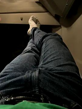 Snapshot of Dan_NFS chatting on October 31, 2025, 6:03 am Dan NFS online show from October 31, 2025, 6:03 am