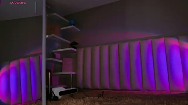 Megan mooree  online show from December 5, 2025, 12:36 pm