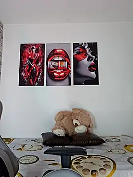 Antonella2 m online show from September 24, 2025, 1:03 pm