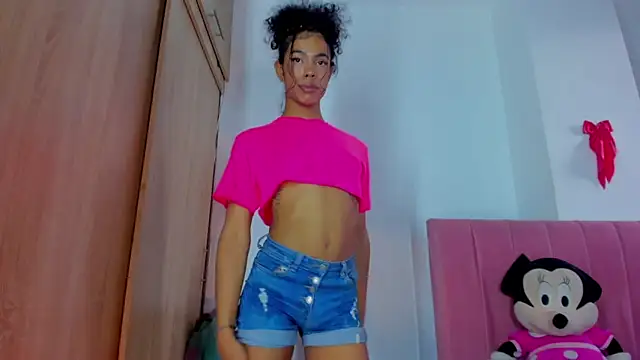 bloom444 online show from December 15, 2024, 9:20 pm