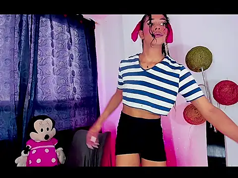 bloom444 online show from April 19, 2026, 6:10 pm