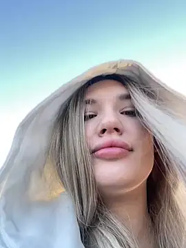 Holly Molii online show from December 19, 2024, 5:18 am