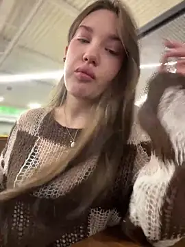 Holly Molii online show from December 20, 2024, 8:28 am