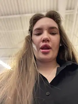 Holly Molii online show from December 28, 2024, 8:37 am