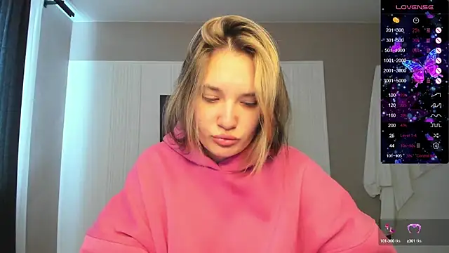 Holly Molii online show from September 11, 2025, 2:11 am