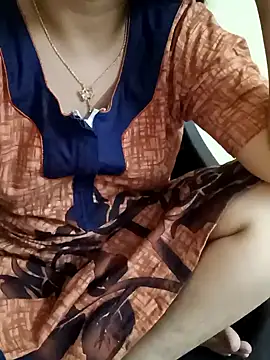 yourtamilcouple online show from January 28, 2025, 11:17 am