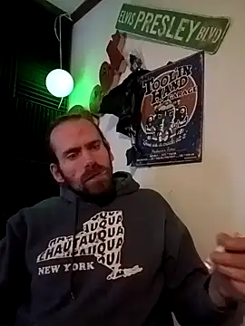 Snapshot of RobStrokes215 chatting on December 21, 2024, 2:04 pm RobStrokes215 online show from December 21, 2024, 2:04 pm