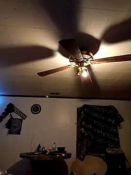 Snapshot of RobStrokes215 chatting on January 30, 2025, 12:59 pm RobStrokes215 online show from January 30, 2025, 12:59 pm