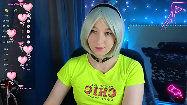 SexyTrixyLove online show from February 6, 2025, 8:13 pm