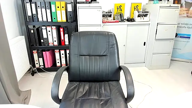 kilenyapatrice online show from September 20, 2025, 11:33 am