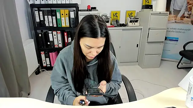 kilenyapatrice online show from October 7, 2025, 10:34 am