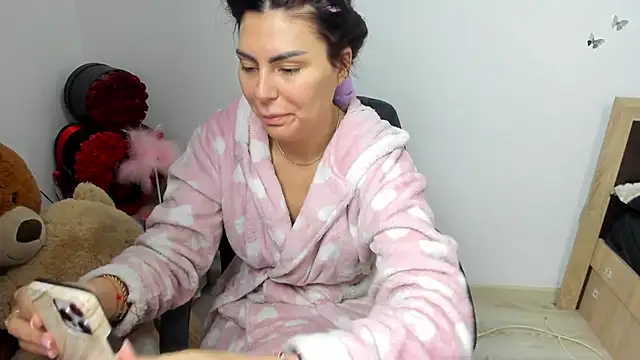 kilenyapatrice online show from March 8, 2026, 11:14 am