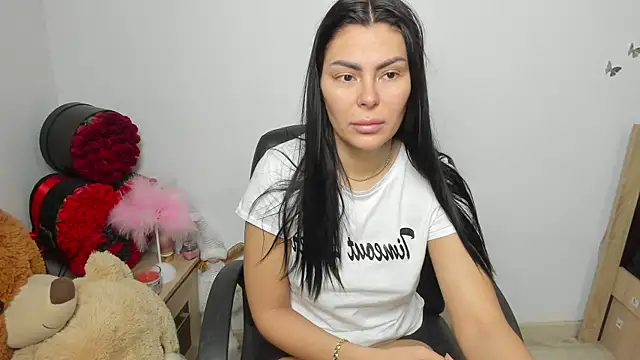 kilenyapatrice online show from April 15, 2026, 10:44 am