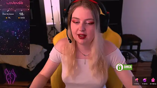 EvaAndLilith online show from December 4, 2025, 9:29 am